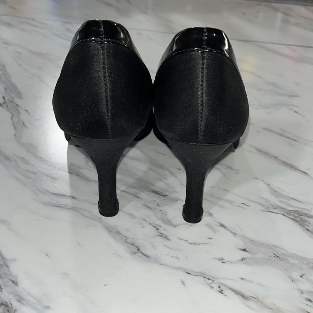 Charlotte Russe size 7.5 3 1/2 inch pumps black satin with Patten leather trim - Picture 3 of 4